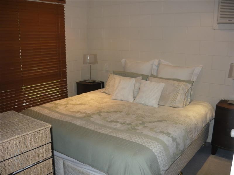 17 Saxby Crescent, Mount Louisa QLD 4814