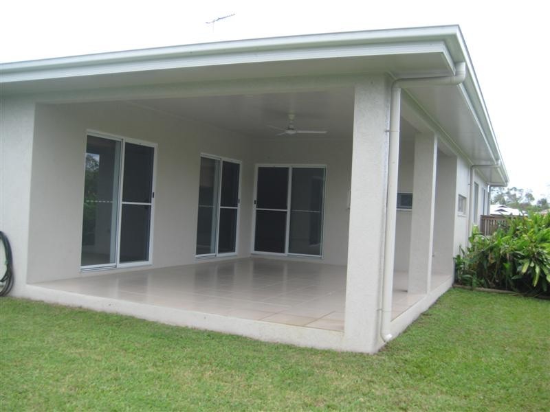 Bushland Beach QLD 4818