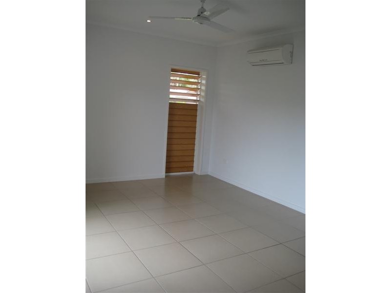 Bushland Beach QLD 4818