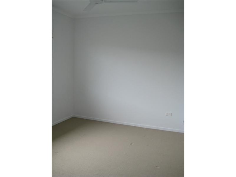 Bushland Beach QLD 4818