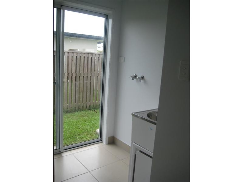 Bushland Beach QLD 4818