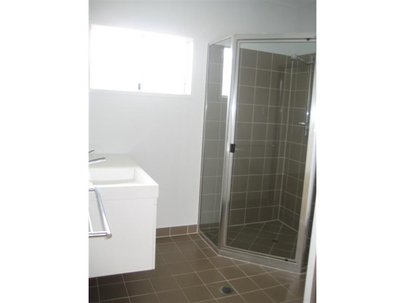 Bushland Beach QLD 4818