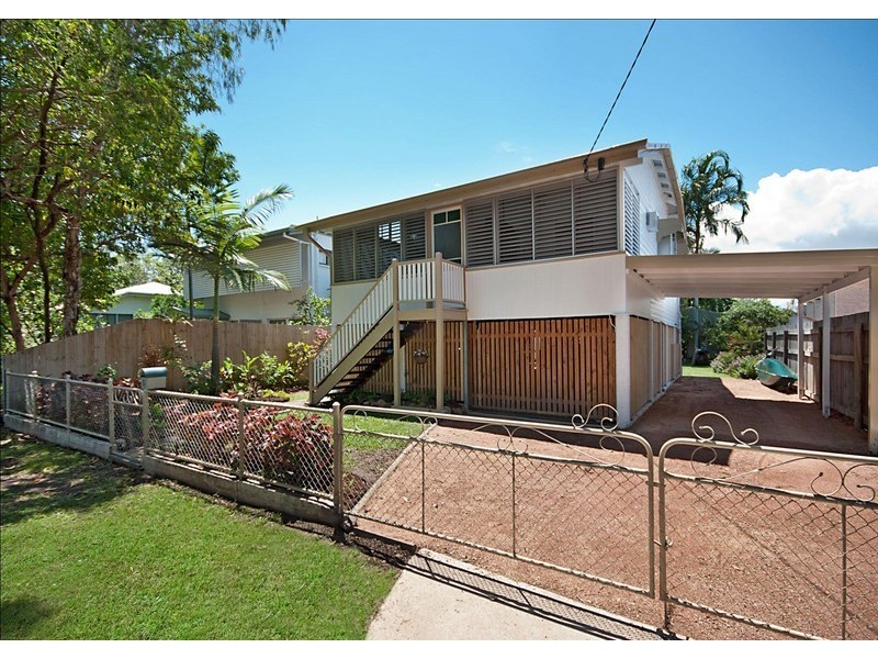 6 Sooning Street, Hermit Park QLD 4812