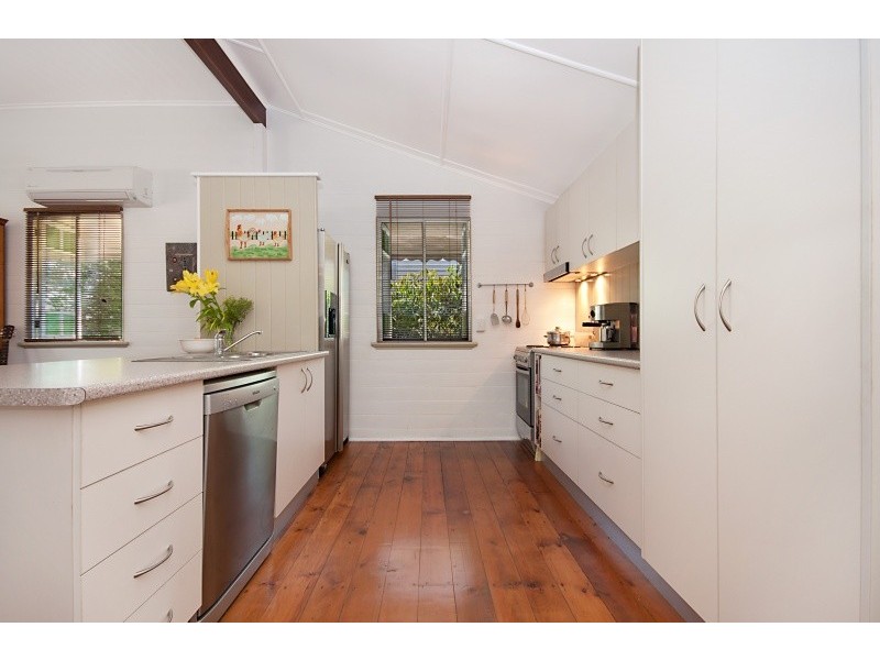 6 Sooning Street, Hermit Park QLD 4812