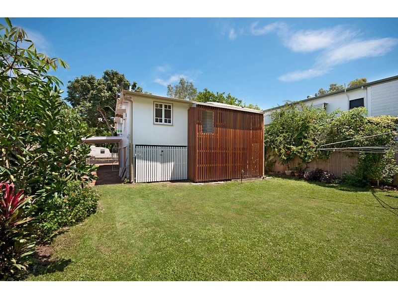 6 Sooning Street, Hermit Park QLD 4812