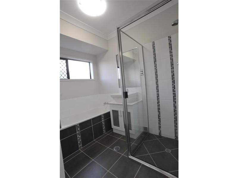 14 Lochern Way, Bushland Beach QLD 4818