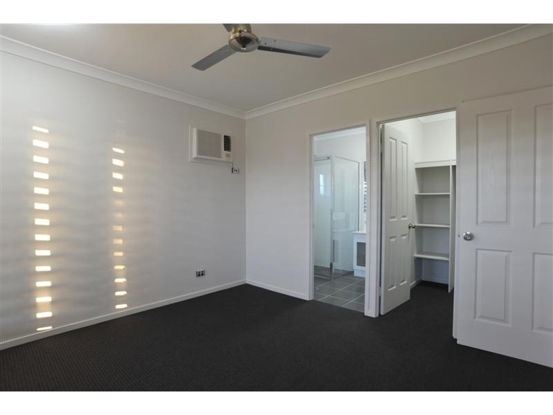 14 Lochern Way, Bushland Beach QLD 4818