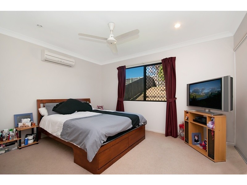 64 Estuary Parade, Douglas QLD 4814