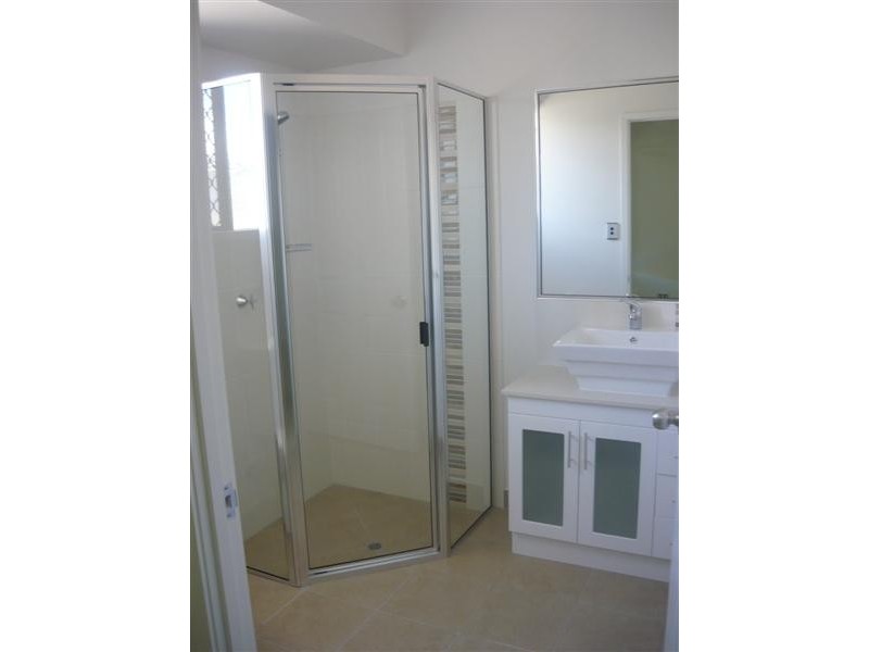 11 Rattray Street, Bushland Beach QLD 4818