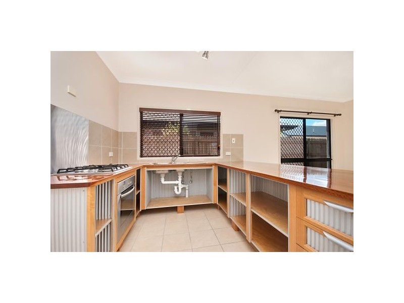 84 Estuary Parade, Douglas QLD 4814