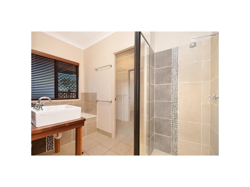 84 Estuary Parade, Douglas QLD 4814