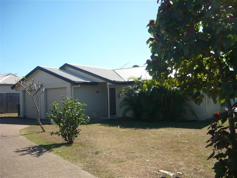 7 Minstrel Court, Bushland Beach QLD 4818