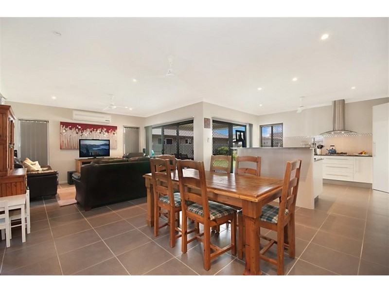 8 Newhaven Place, Idalia QLD 4811