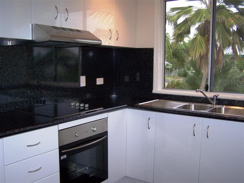 10 Lily Street, Hermit Park QLD 4812