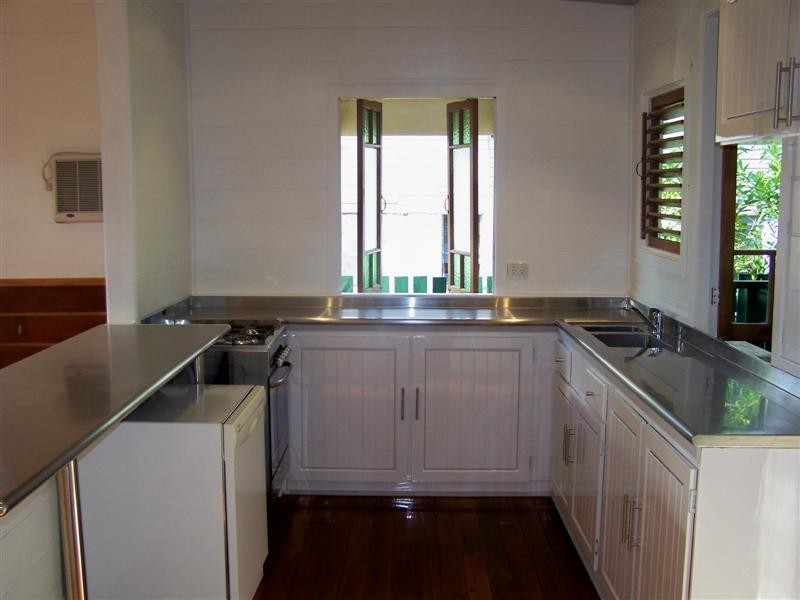 4 Fourth Avenue, South Townsville QLD 4810