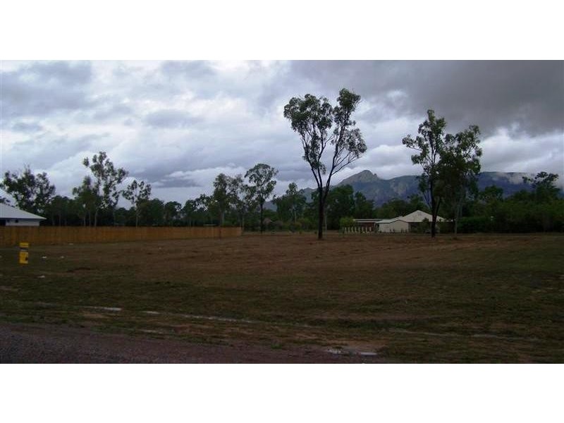 15 Chatham Court, Rupertswood QLD 4817