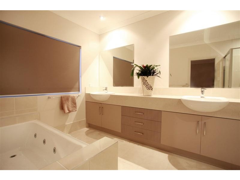 21 Knox Court, Mount Louisa QLD 4814