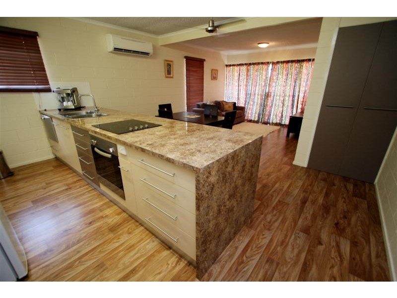 8/24  Welsh Street, Rosslea QLD 4812