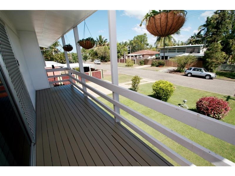 8 Hall Street, Kirwan QLD 4817