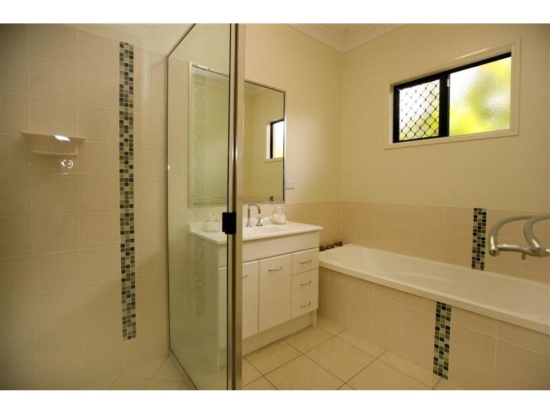 5 Blackbean Court, Mount Louisa QLD 4814