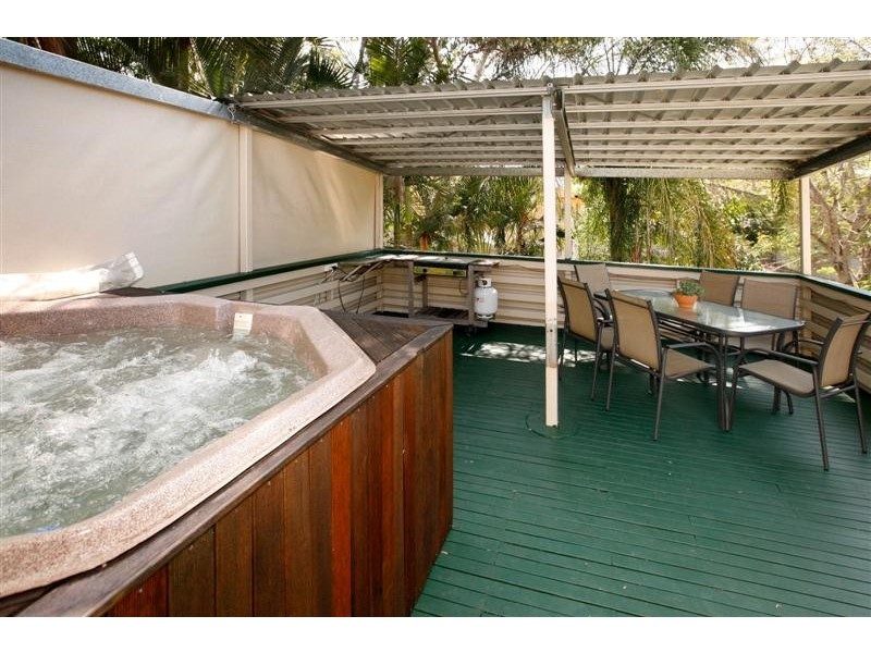 12 Karina Crescent, Rasmussen QLD 4815