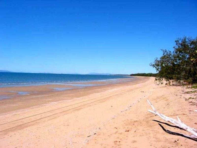 1 Augusta Drive, Balgal Beach QLD 4816