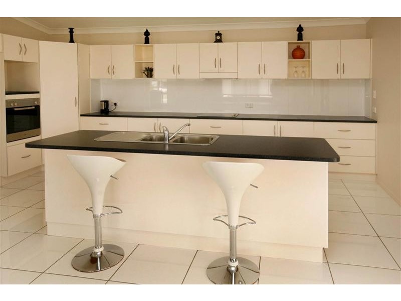 146 Goicoechea Dr, Bushland Beach QLD 4818