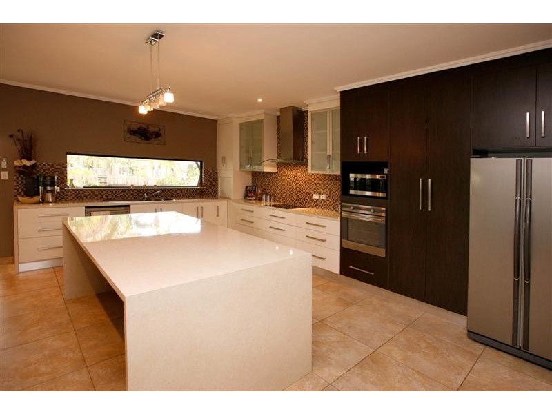 39 Marina Drive, Bushland Beach QLD 4818