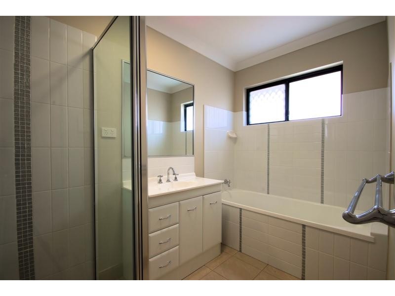 39 Eshelby Street, Bushland Beach QLD 4818