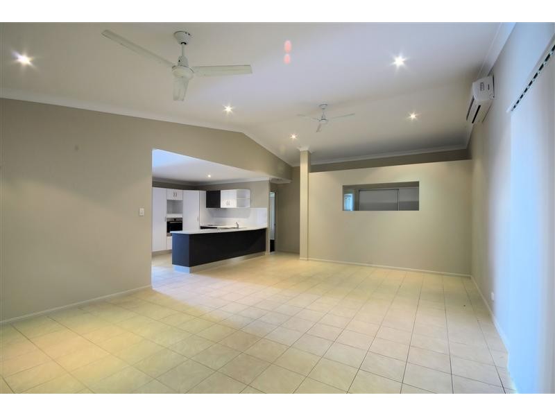 39 Eshelby Street, Bushland Beach QLD 4818