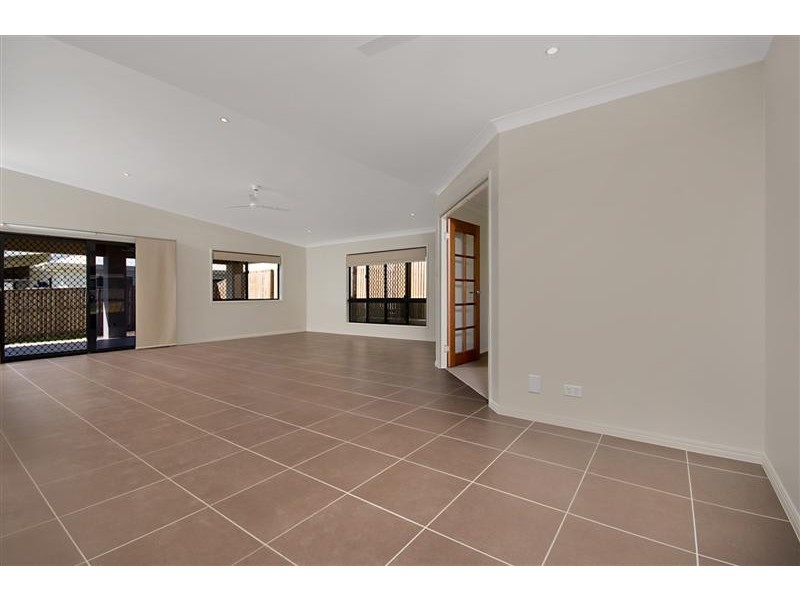 162 Goicoechea Dr, Bushland Beach QLD 4818