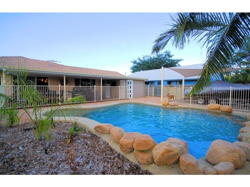 81 Glenrock Drive, Rasmussen QLD 4815
