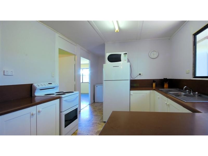 27 Sharon Street, Kelso QLD 4815