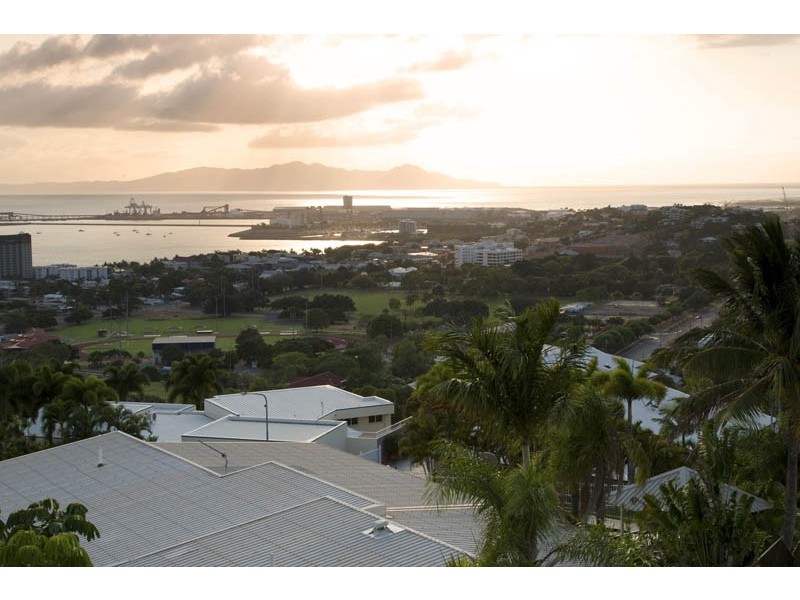 4 Cottesmore Court, Castle Hill QLD 4810