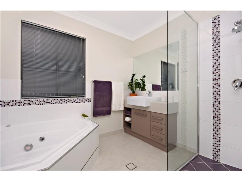 18 Dunlop Street, Kelso QLD 4815