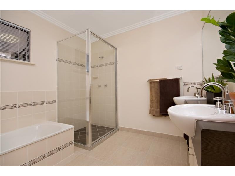 20 Dunlop Street, Kelso QLD 4815