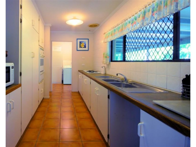 18 Karina Crescent, Rasmussen QLD 4815