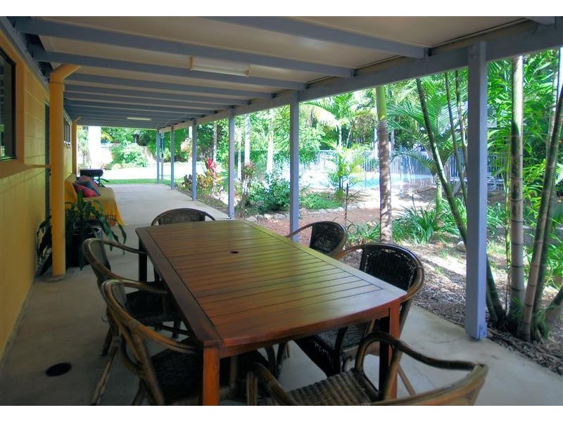 18 Karina Crescent, Rasmussen QLD 4815