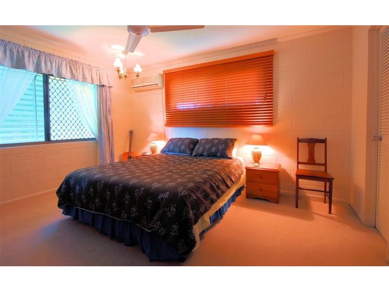 18 Karina Crescent, Rasmussen QLD 4815