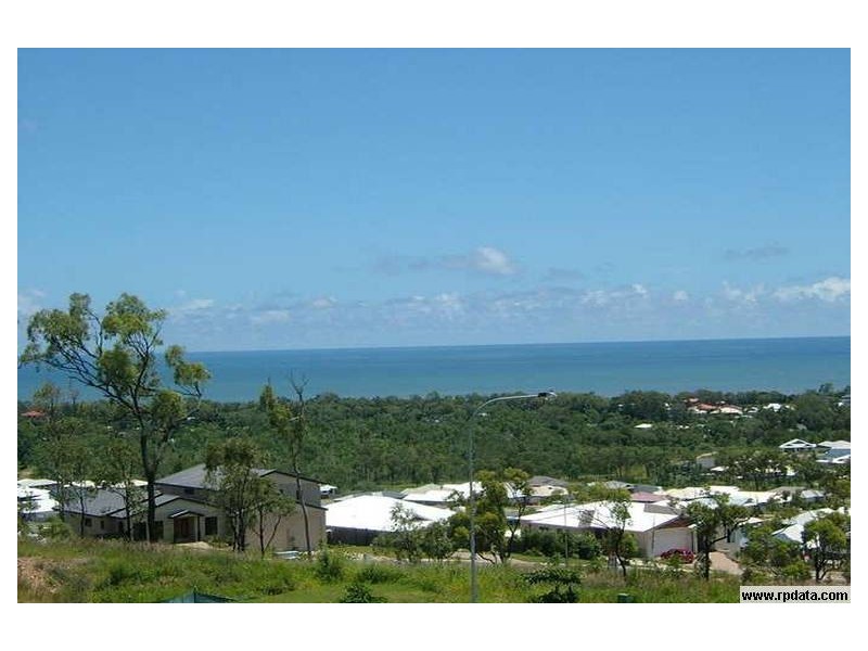 5 Olden Court, Bushland Beach QLD 4818