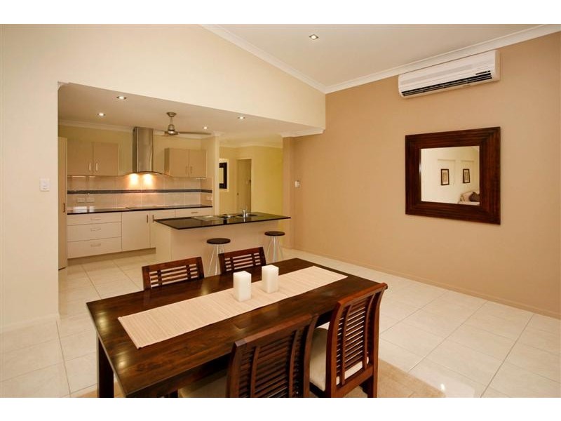 8 Littabella Place, Bushland Beach QLD 4818