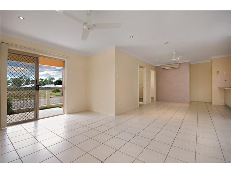 1/96  Gollogly Lane, Rasmussen QLD 4815