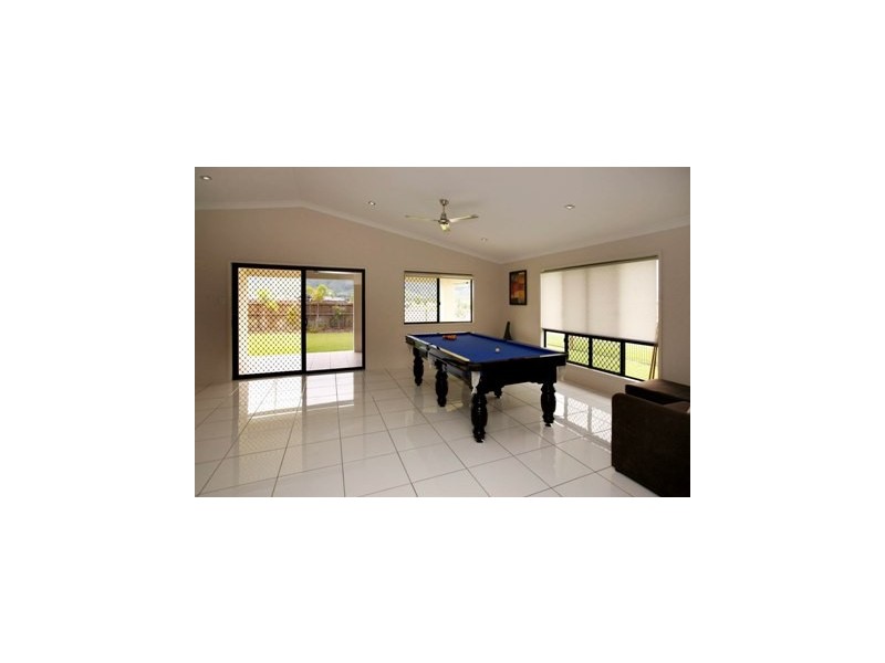 8 Marita Court, Bushland Beach QLD 4818