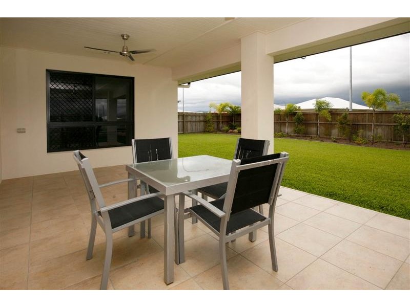 8 Marita Court, Bushland Beach QLD 4818