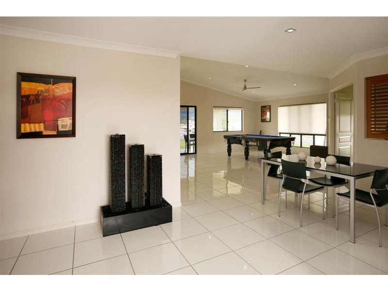 8 Marita Court, Bushland Beach QLD 4818