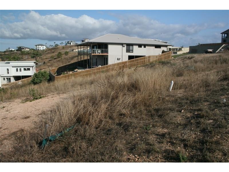 136 Goicoechea Drive, Bushland Beach QLD 4818