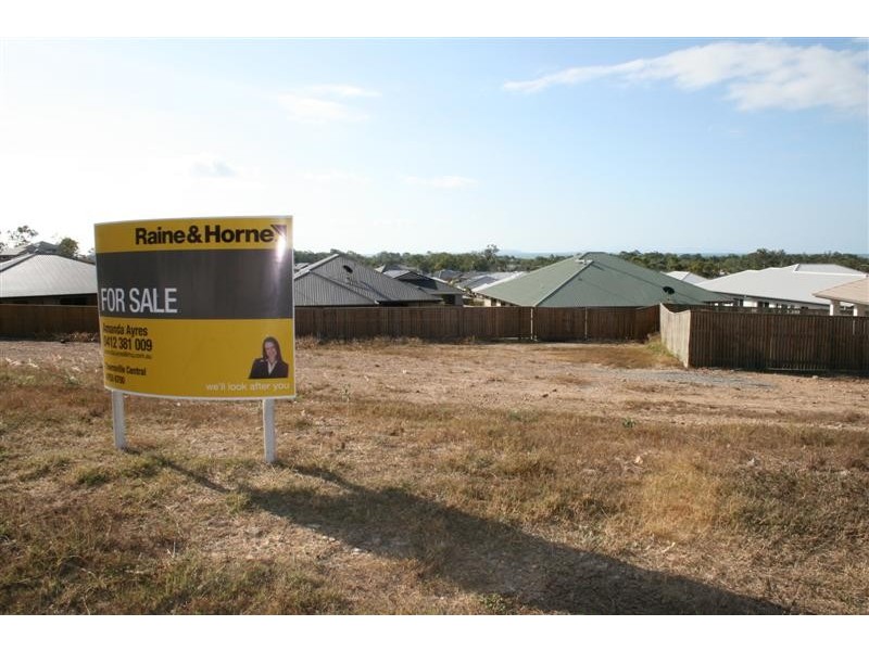 30 Shutehaven Cct, Bushland Beach QLD 4818