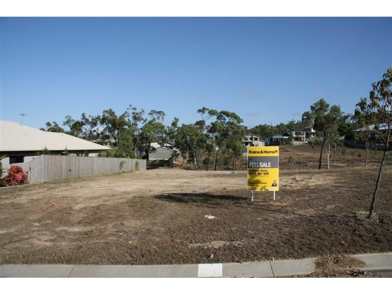 31 Minstrel Ct, Bushland Beach QLD 4818