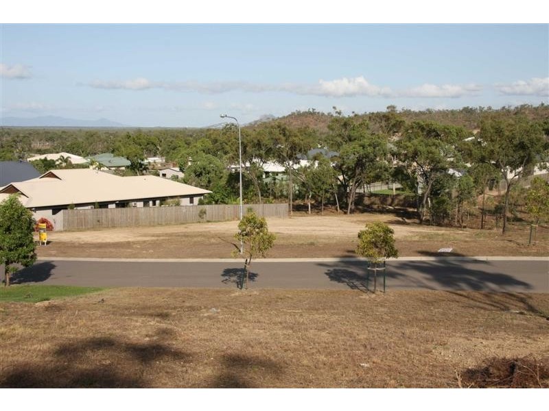 31 Minstrel Ct, Bushland Beach QLD 4818