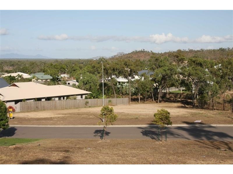 31 Minstrel Ct, Bushland Beach QLD 4818